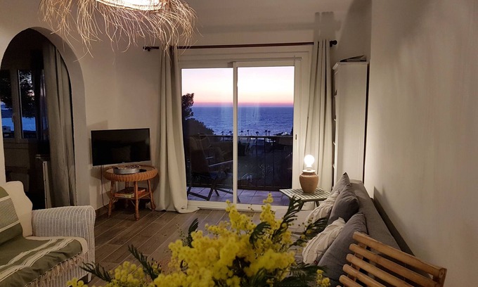 Six-Fours-les-Plages Apartment | Loue T3, vue Mer, Proche Plage, Jardin Privatif