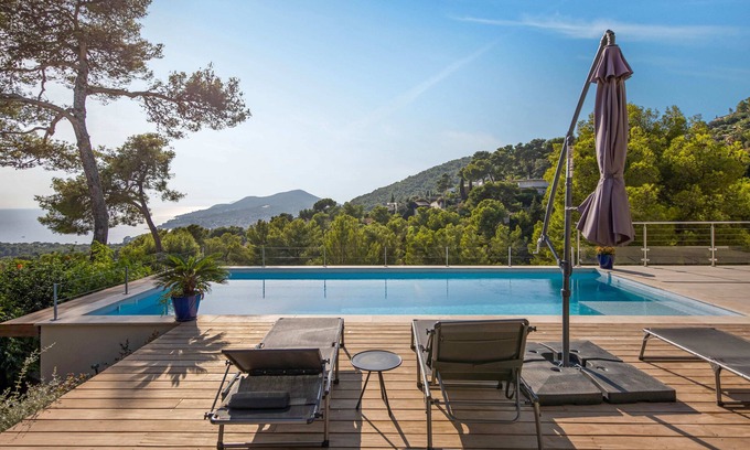 Carqueiranne Villa | Loue Villa de Prestige Avec Grande Piscine et Splendide vue mer