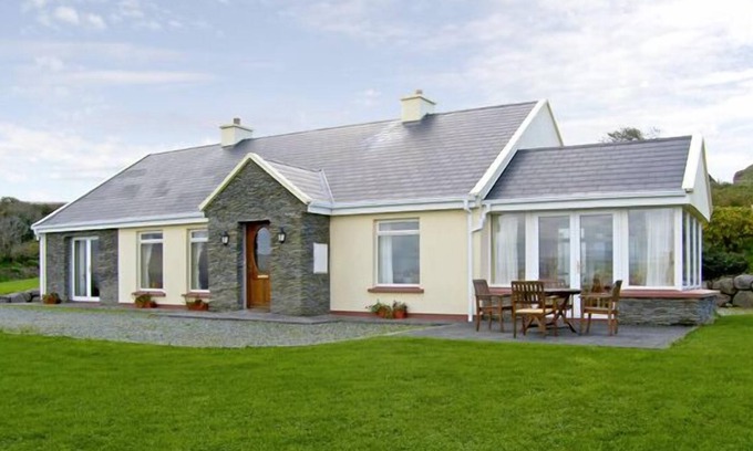 Waterville Cottage | LOUGH CURRANE COTTAGE, pet friendly in Waterville, County Kerry