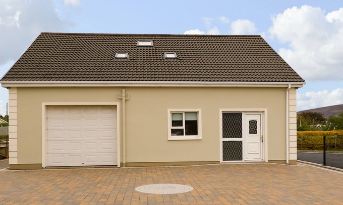 Loughanure House | LOUGHANURE LAKE VIEW, pet friendly in Loughanure, County Donegal