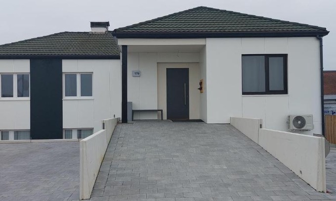 Maaseik Apartment | Louis