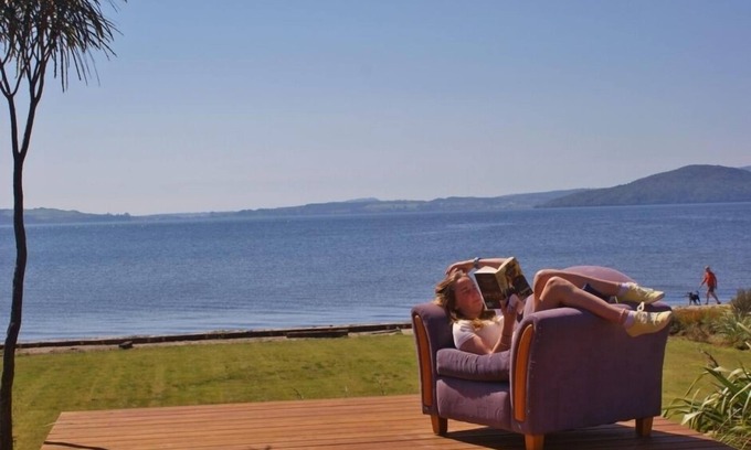 Ngongotaha House | Lounge to Lake - Water's Edge, Lake Rotorua