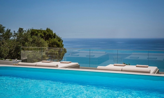 Mousata Villa | Lourdas White Villa