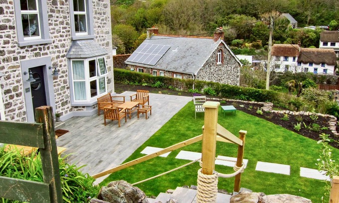 Cadgwith House | LOUVAIN, family friendly, luxury holiday cottage in Ruan Minor