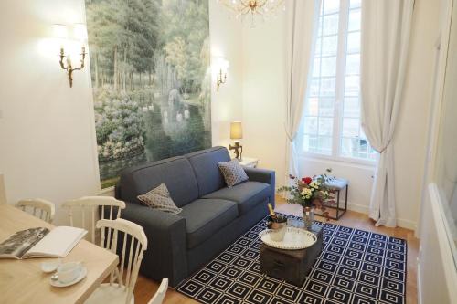 Vivienne Apartment | Louvre Opera Design ChicSuites