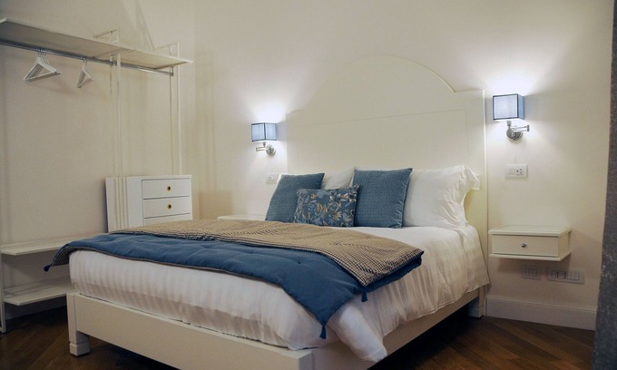 Rione XI Sant'Angelo Apartment | Lovatelli Apartment Home at the Capitol