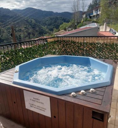 Treis Elies House | Love Holiday Suite 2