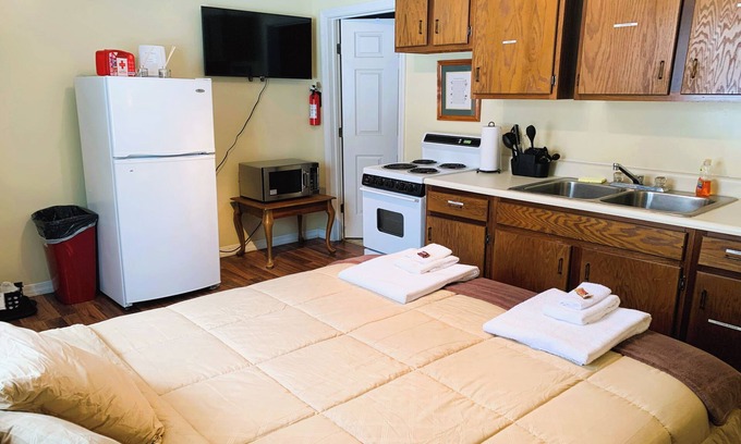 Fort Kent Hotel | Love Hotels St John River by OYO at Fort Kent ME