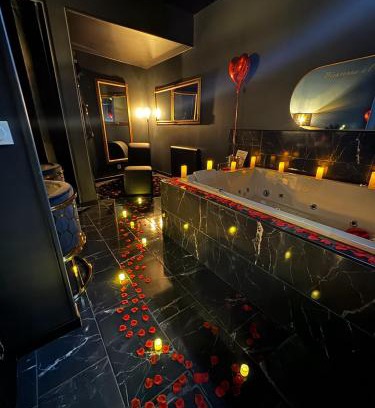 Cherbourg-en-Cotentin Apartment | Love Room Chic Lescapade à Cherbourg