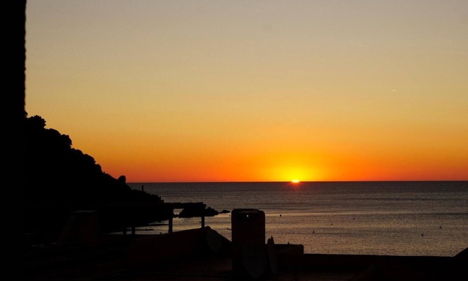 Cerbere Apartment | Lovely 1-Bed Apartment literally on the beach