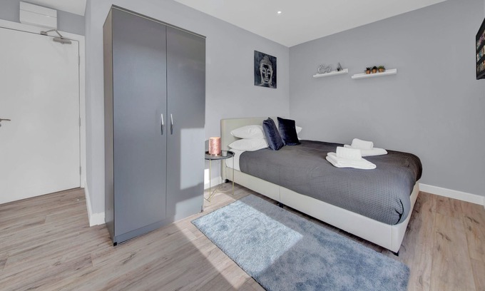 Hillingdon Apartment | Lovely 1-Bed Studio in West Drayton