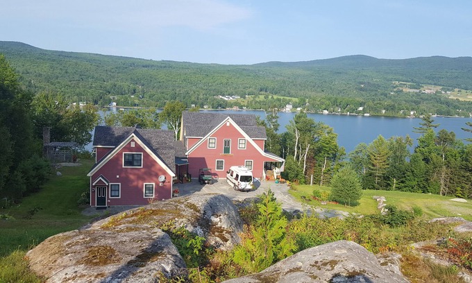 Barton Apartment | Lovely 1 bedroom guest house/apartment on Willoughby Lake with private lakefront