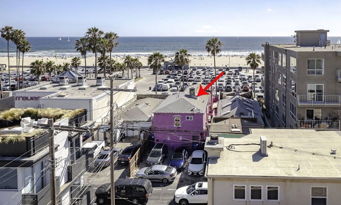 Los Angeles County Apartment | Lovely 1BR + Free Parking in Venice Beach, Sleep 4