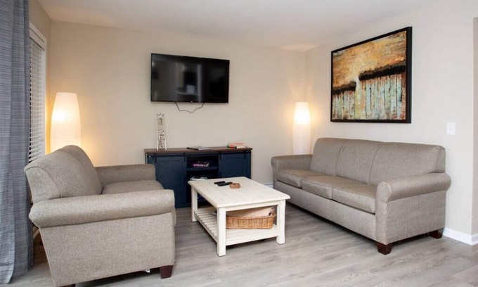 Myrtle Beach Apartment | Lovely 2/2 - Gated Oceanfront Myrtle Beach Resort - Near MYR