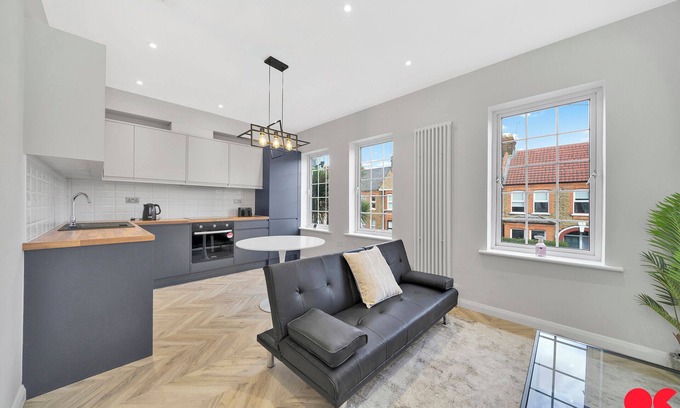 Lea Bridge Apartment | Lovely 2-Bed Apartment in London