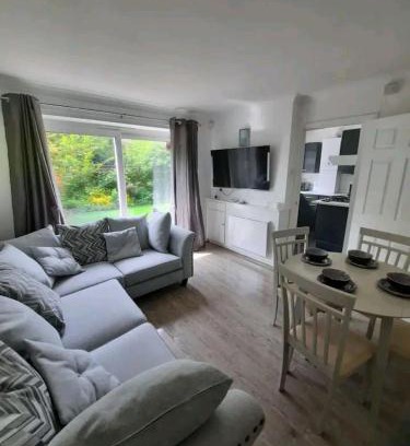 Knowle Sands Apartment | Lovely 2-bed Apartment in Knowle