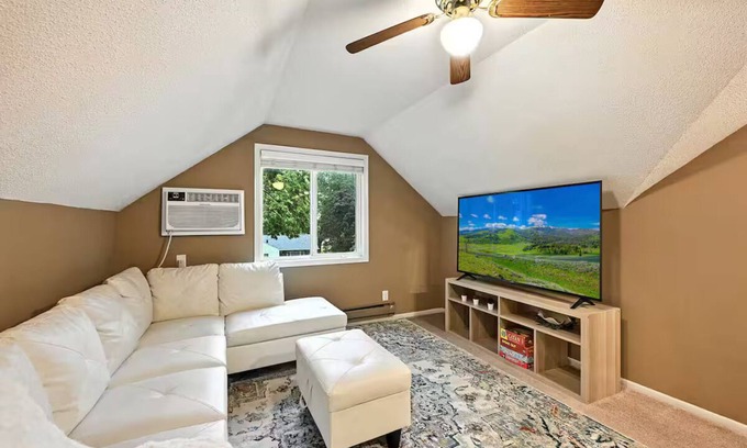 Maple Lake Apartment | Lovely 2-bedroom apartment with AC in Maple Lake