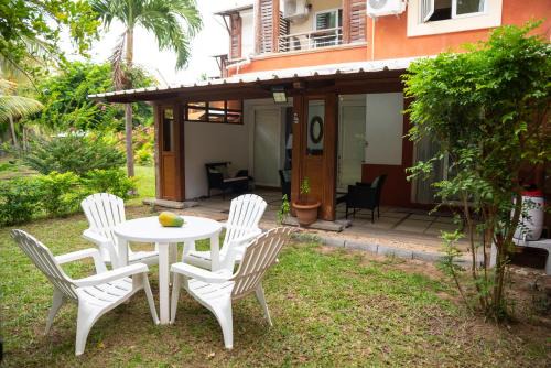 Bain Boeuf Apartment | Lovely 2 Bedroom Duplex next to the Beach at Jardin Du Cap