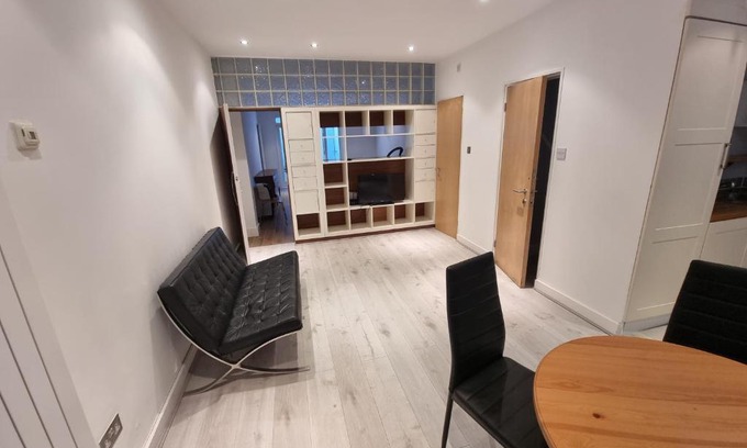 Town Apartment | Lovely 2 bedroom garden flat arranged on two floor