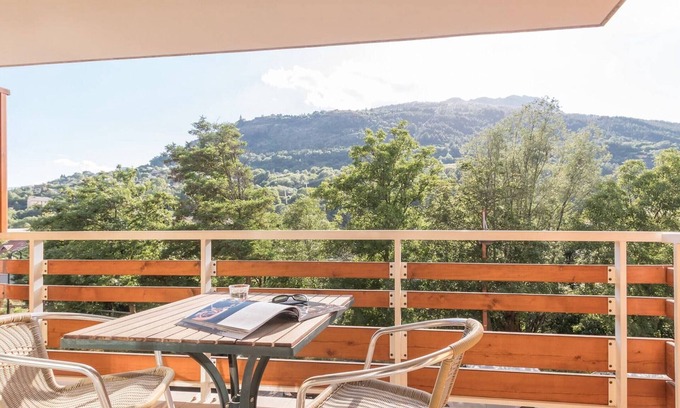 Briancon Apartment | Lovely 2-room apartment near shops, cable car, balcony, ski locker