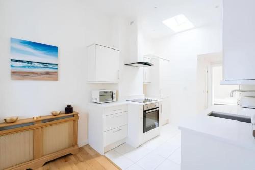 Phibsborough Apartment | Lovely 2BD Cottage in CityCenter
