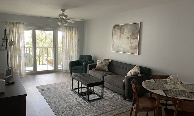 Naples Condo | Lovely 2bdr 2bath Convenient Location