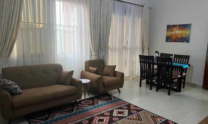 Jinja Bed & Breakfast | Lovely 3 bedroom apartment located 3kms from Jinja town with free Wifi & Parking
