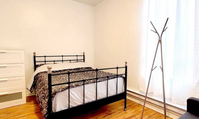 Plateau Mont Royal Apartment | Lovely 3 bedroom, live in real Montreal / Plateau