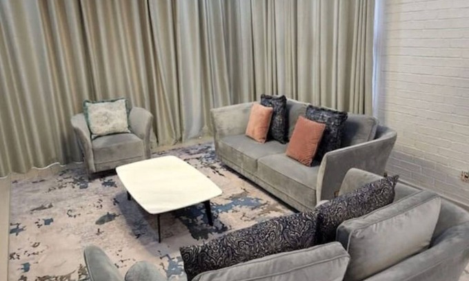 Greendale Apartment | Lovely 3 bedrooms unit with Pool and Gym Sitar