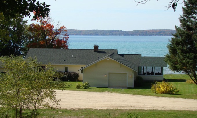Alden House | Lovely 3-br home on east side of crystal-clear Torch Lake