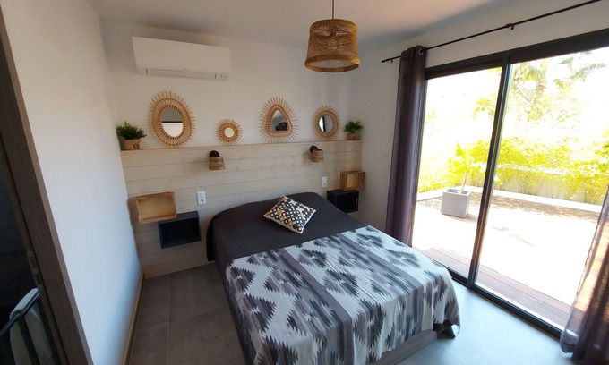 Six-Fours-les-Plages Apartment | Lovely 41m² air-conditioned T2 apartment 5 minutes from the beach