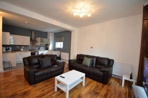 Leabridge Apartment | Lovely 4bedroom Apartment London