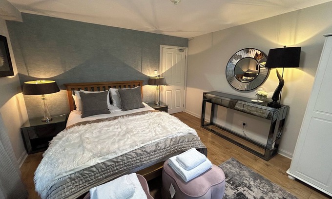 Taynuilt House | Lovely 7 bedroom home with hot tub and large garden near Oban