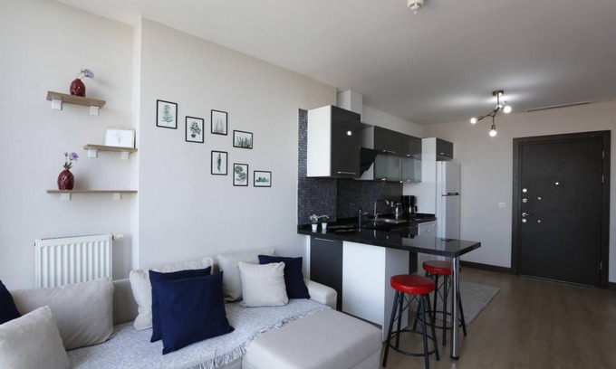 Atasehir Apartment | Lovely and Central Flat with City View in Atasehir