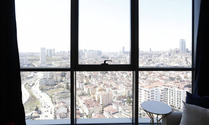 Atasehir Apartment | Lovely and Central Flat with City View in Atasehir