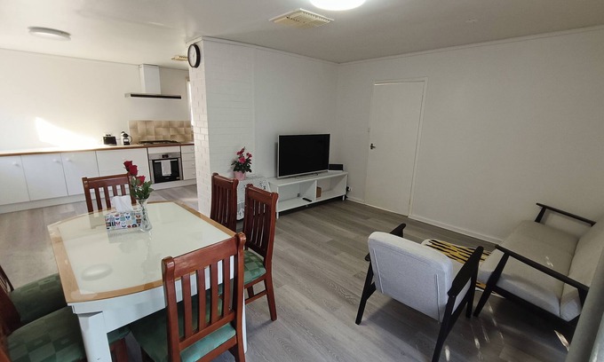 Chifley House | Lovely and quiet house