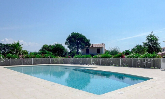 La Rouviere Apartment | Lovely apartment for 6 guests with A/C, pool, WIFI, TV, terrace and parking