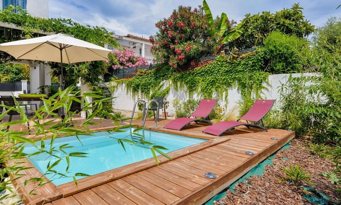 Cros-de-Cagnes Apartment | Lovely apartment for 2 guests with WIFI, pool, TV and patio