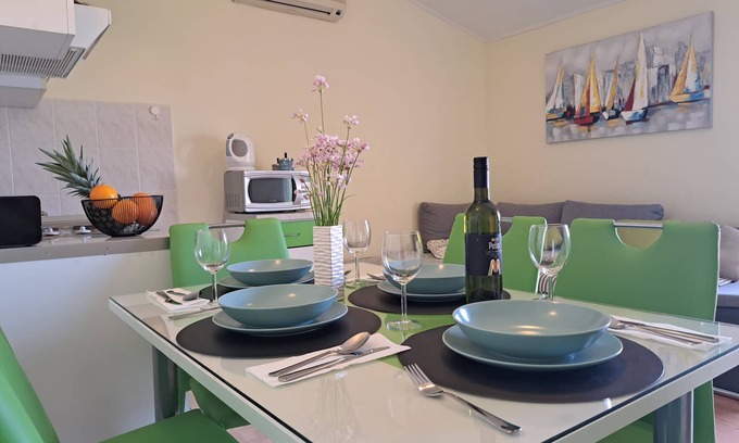 Kastel Stafilic Apartment | Lovely Apartment For 4+1 Near Trogir