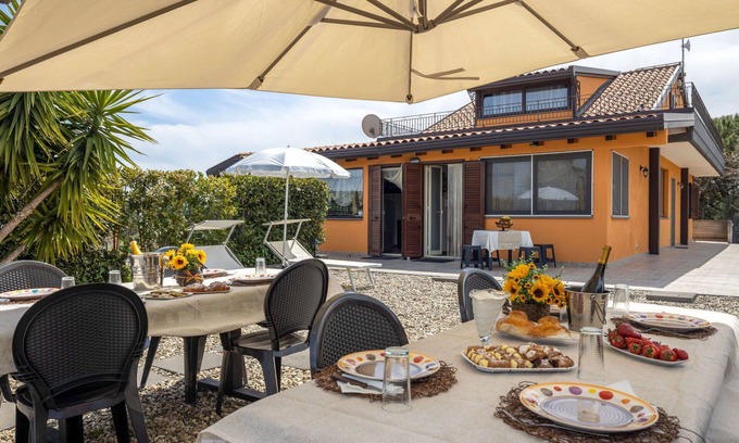 Coste Apartment | Lovely apartment for 6 guests with A/C, WIFI, TV and pets allowed