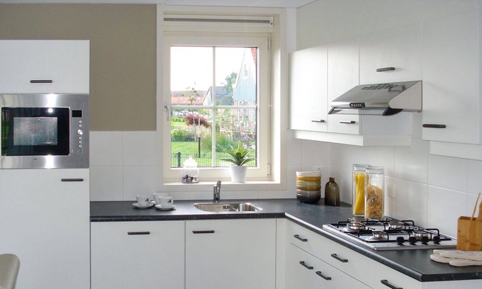 West-Graftdijk House | Lovely apartment in villa for 6 people with WIFI, TV, terrace and parking