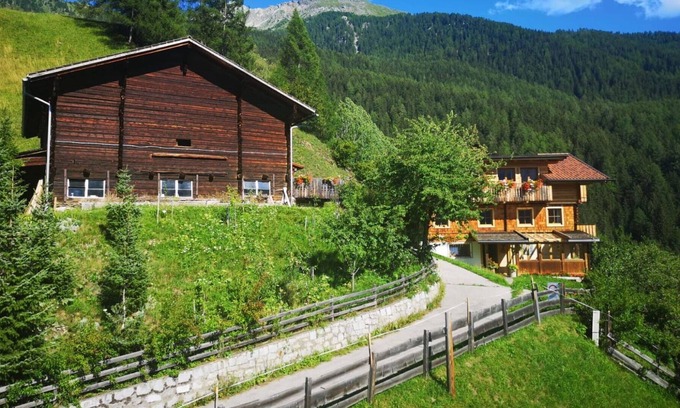 Grosskirchheim Villa | Lovely apartment in villa for 6 people with WIFI, TV, balcony, panoramic view and parking