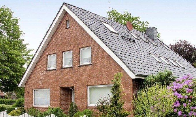 Neuenkirchen Apartment | Lovely apartment for 4 guests with WIFI, TV, patio, pets allowed and parking