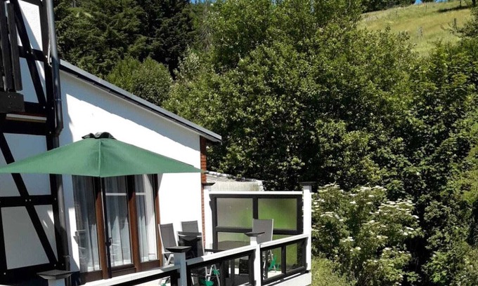 Elpe Apartment | Lovely Apartment in Elpe near Forest
