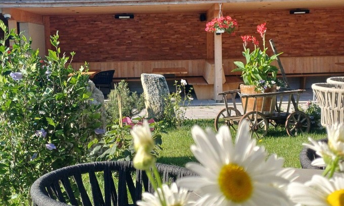 Niederbreitenbach Apartment | Lovely apartment for 4 people with WIFI, TV, terrace and parking