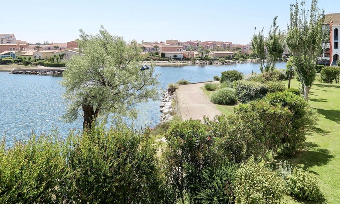 Le Barcares Apartment | Lovely apartment for 5 guests with pool, TV, terrace, pets allowed and parking