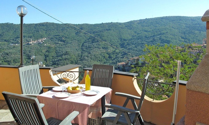 Pietrabruna Apartment | Lovely apartment for 5 guests with WIFI, TV, terrace, panoramic view and parking