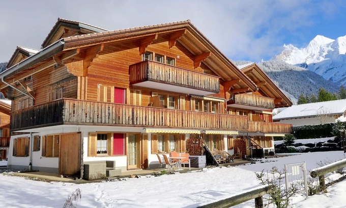 Kandersteg Apartment | Lovely apartment for 4 guests with WIFI, TV, terrace, panoramic view and parking