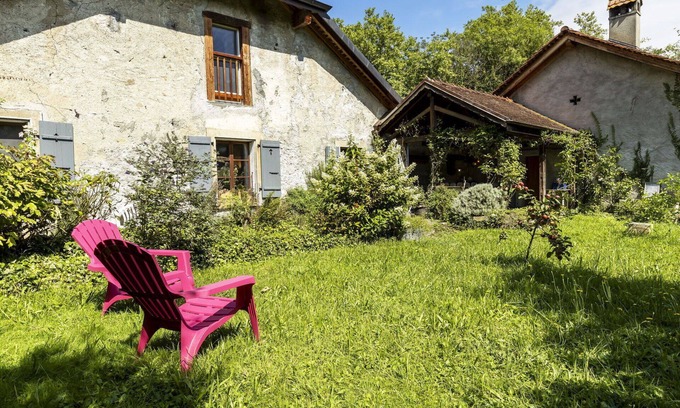 Noville Apartment | Lovely apartment for 3 people with WIFI, patio and pets allowed