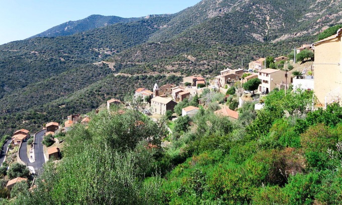 Partinello Apartment | Lovely apartment for 3 people with WIFI, A/C, TV, patio, pets allowed, panoramic view and parking